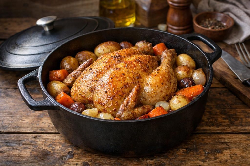 découvrez comment cuire parfaitement votre chapon en cocotte en fonte grâce à notre guide pratique, pour une viande tendre et savoureuse à chaque fois.